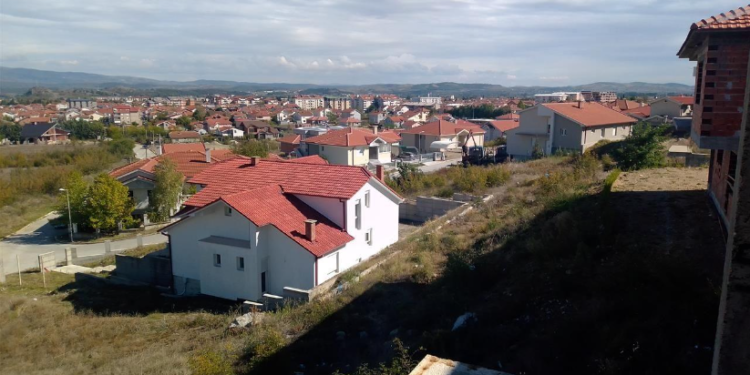 Продадени 6. парцели на „Караорман“ за домување во станбени куќи
