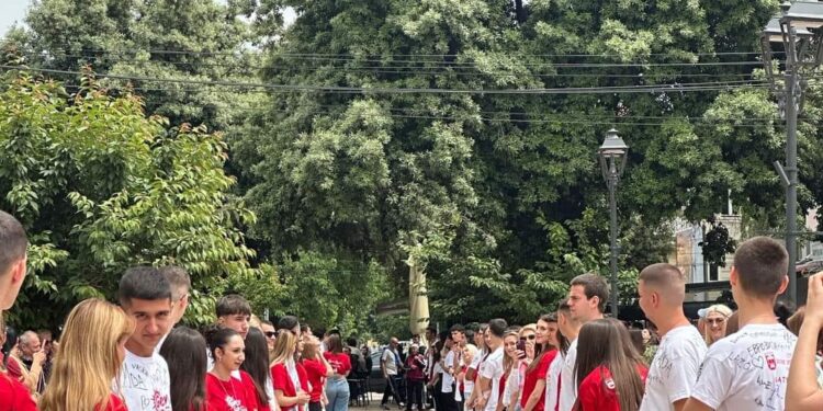 За последниот средношколски час, матурски танц „Квадрил“ и во Гевгелија