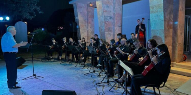 За културното лето на гевгеличани, настапи мандолискиот оркестар „Полифонија Стрингс“