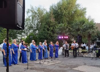 „Распеана чаршија 2024“- староградски песни и музика изведени во манастирот „Св. Спас“