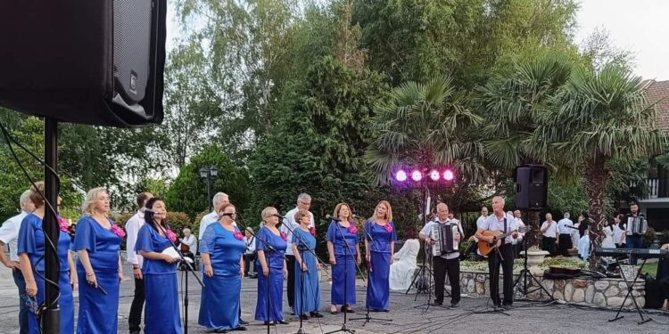 „Распеана чаршија 2024“- староградски песни и музика изведени во манастирот „Св. Спас“