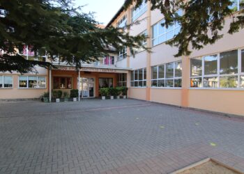 РЦОР- Гевгелија и ООУ „Крсте Мисирков“ реализираат Проект: „Уметност за едукација и пријателство“ во рамки на ReLOaD 2 Програмата за млади