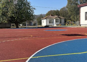 Реконструирано спортското игралиште во дворот на Подрачното училиште во Моин