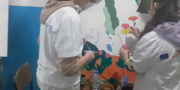 Се подготвува муралот „Пријателство“ за разубавување на просториите во ООУ „Крсте Мисирков“