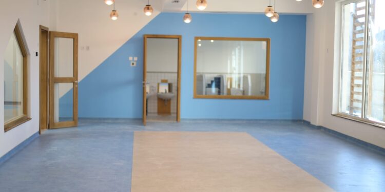 Заменик-министерот Велковски и градоначалникот Сарамандов извршија увид во завршните градежни активности за доградба на ЈОУДГ „Сончогледи“