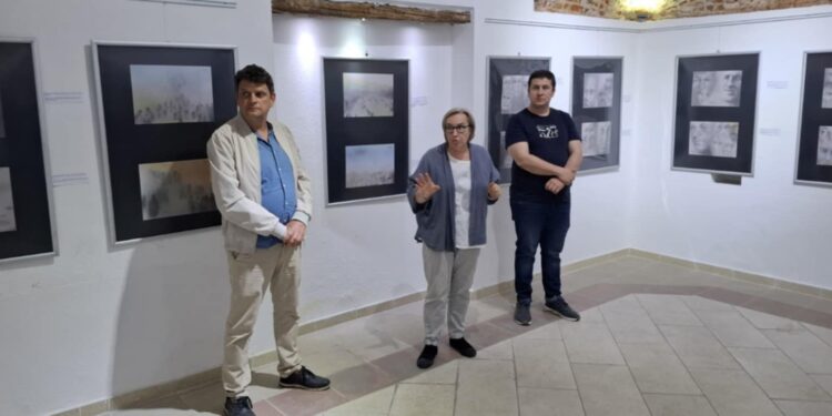 Отворена изложбата „Визии- глава полна со луѓе“ на Родољуб Анастасов
