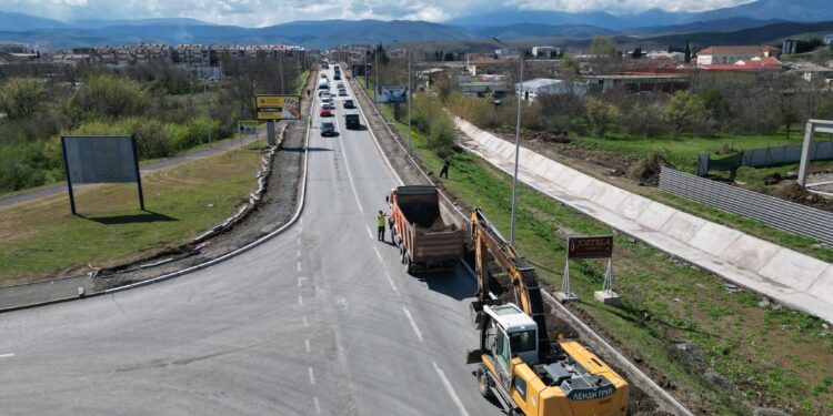 Се реконструира надвозникот на влезот во Гевгелија
