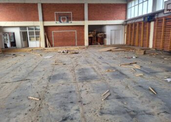 Се реконструира подот во спортската сала на ООУ „Владо Кантарџиев“