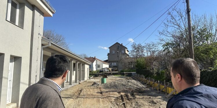 Партерно уредување на центарот во Богородица