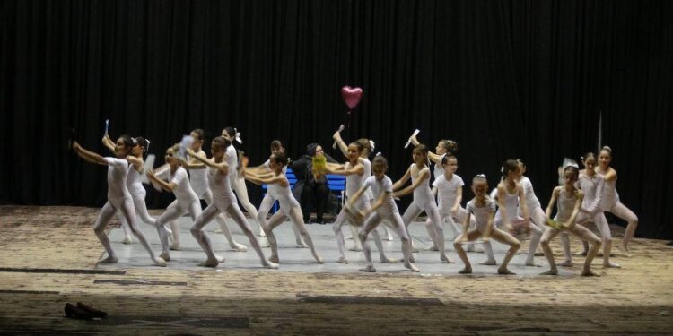 Магија во Гевгелија со балетската претстава „Велеградски варијации“ и балетаните од гевгелиското музичко училиште