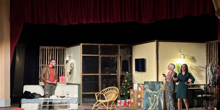 Гевгеличани ја проследија малерозната комедија „Петок 13“