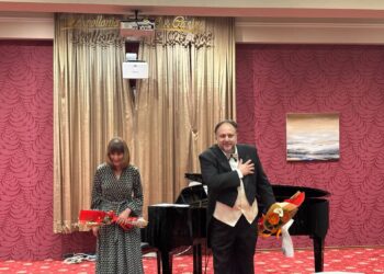 Стоечки овации за рециталот „Музички мозаик“ на Ристе Велков