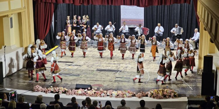 Детската љубов кон фолклорот одбележана со Годишен концерт на Ансамбл „Бојмија“