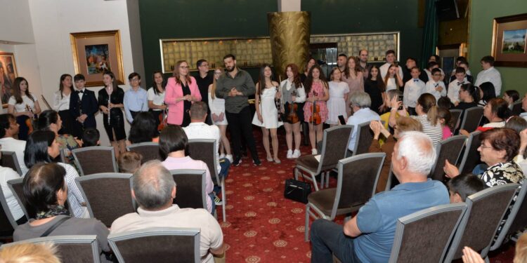 ООМУ „Васо Карајанов“ со успешна реализација на Годишните концерти на Музичкиот и Балетскиот оддел