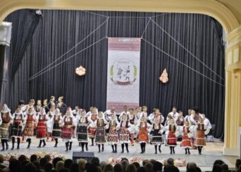 Фолклорен бис во Гевгелија- Најмладите од „Бојмија“ ја презентираа љубовта кон традицијата