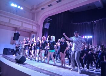 Стотици чекори и уметнички жар на Завршните концерти на „Мистик“