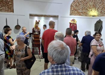 Етнолошката изложба на ЗГ „Миравчка свадба Ѓура Мара“ ги раскажа приказните на предците