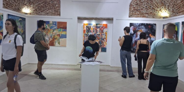 Ликовното богатство од Струмица пренесено во Гевгелија со Изложбата на дела од 61. колонија