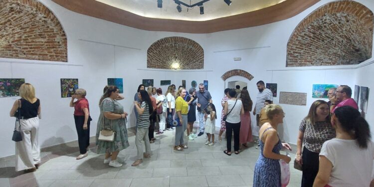 „Имагинација“ на Тања Трајкова: Роденденско отворање на изложба што го спојува реалното со фантастичното