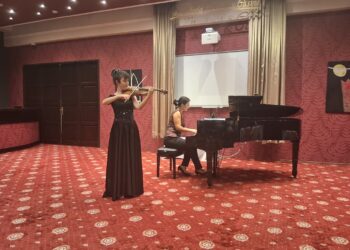 Првиот солистички концерт на виолинистката Емилија Николовска- симбол на почетокот на академското поглавје