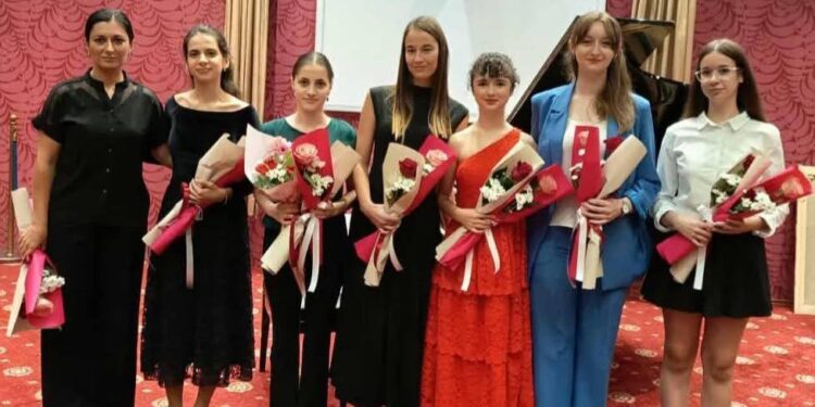 Младите мајстори на класиката, поранешни ученици во гевгелиското музичко училиште, ја освежија музичката сцена во Гевгелија