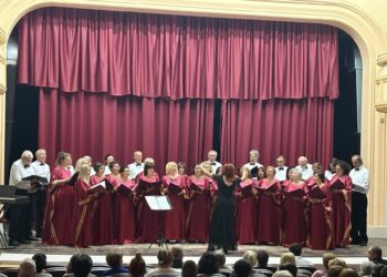 Музика што ги поврзува градовите: Хорот „Вардар“ ја донесе убавината на Вардарската турнеја во Гевгелија