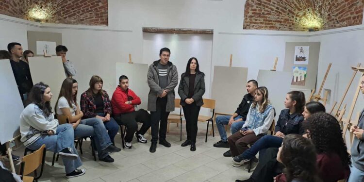 Уметничко изразување на младите преку културно истражување: Одржана креативната работилница „Гевгелија град на сите“