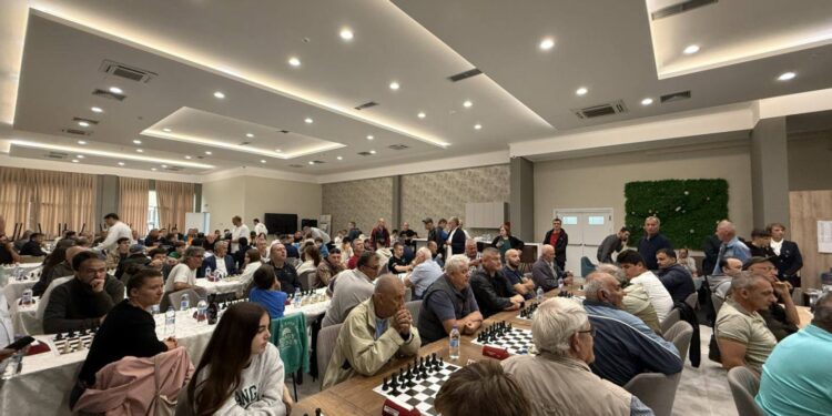 Меморијалниот турнир „Венци Попов 2025“ обедини над 150 шахисти од седум земји во Гевгелија