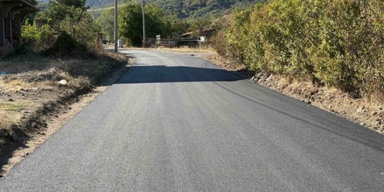 Асфалтирана влезната улица „Александар Македонски“ во Давидово