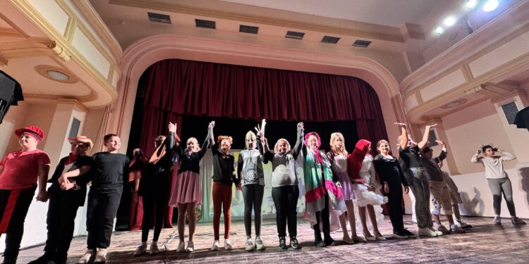 „Витезот Моливко и уште нешто повеќе“ повторно на сцена за Неделата на детето