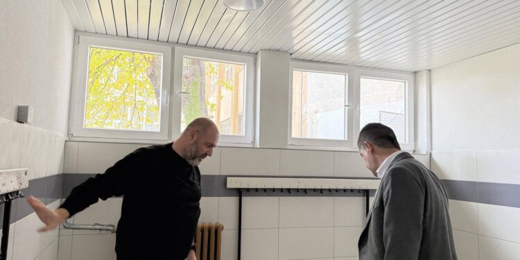 Подобрени условите за спорт и спортски активности и кабинетска настава по информатика во ООУ „Крсте Мисирков“- Гевгелија