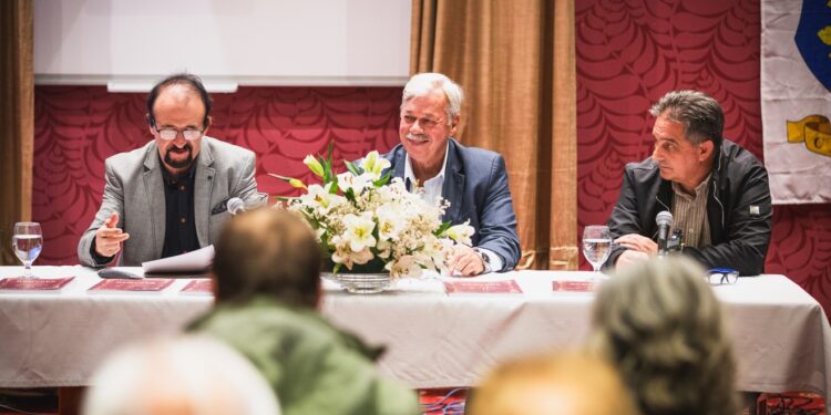 Промовирана книгата на м-р Киро Ристов, „Поменик со личните имиња на населението од Смоквица“- културна меморија на едно место со свои луѓе