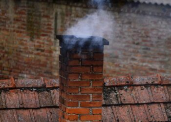 Апел до граѓаните за време на грејната сезона да не согоруваат недозволени материи