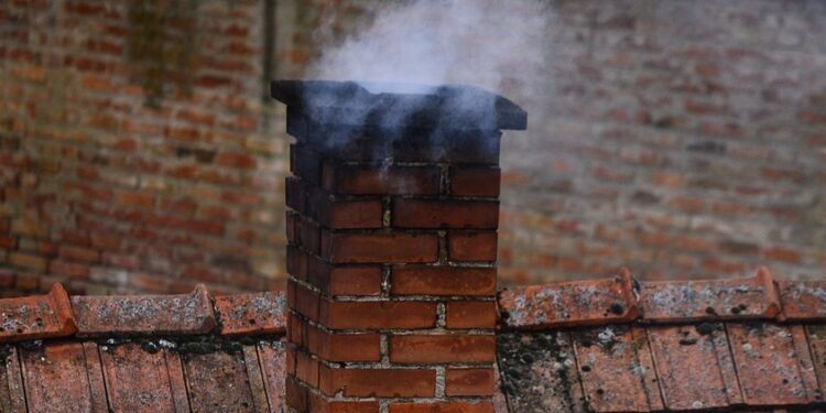 Апел до граѓаните за време на грејната сезона да не согоруваат недозволени материи