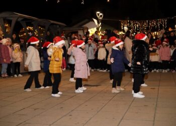 Гевгелија во празничен ритам на првиот ден од Новогодишниот базар