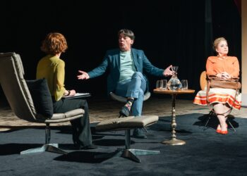 „Чудесна терапија“ на НУ Драмски театар во Гевгелија: вечер полна смеа, емоции и препознавања