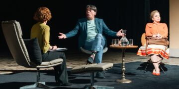 „Чудесна терапија“ на НУ Драмски театар во Гевгелија: вечер полна смеа, емоции и препознавања