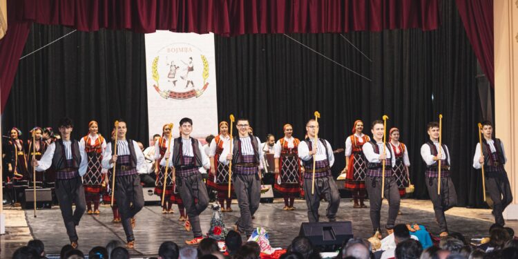 Одржан новогодишниот детски концерт „Колоритот на орото“ на Ансамбл „Бојмија“