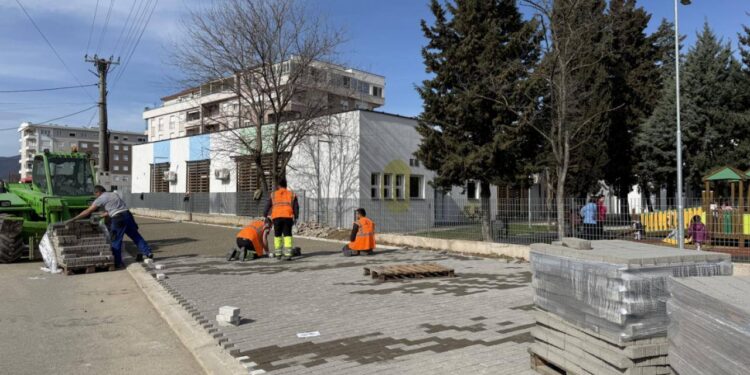 Во тек партерно уредување околу Детската градинка „Сончогледи“