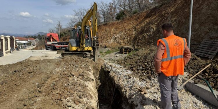 Изградба на нов фекален канализационен систем на улицата „Александар Бел“ во Мрзенци