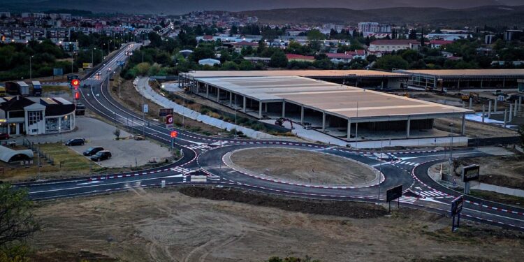 Отуѓување на две градежни парцели за лесна индустрија и за стоваришта, складови и отпади во општина Гевгелија