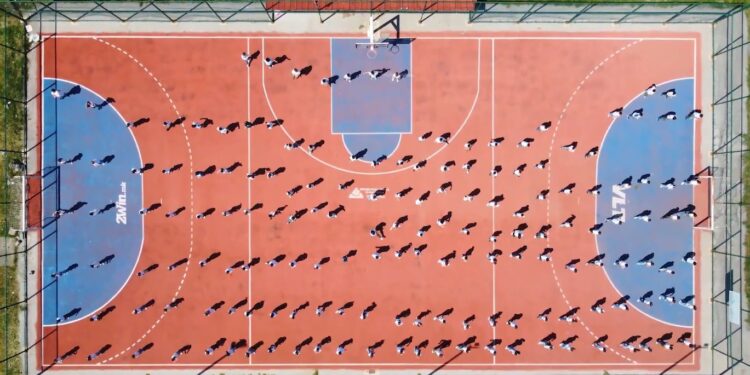 За Меѓународниот ден на танцот: Флешмоб на мултифункционалното игралиште кај ДТВ „Партизан“ во Гевгелија