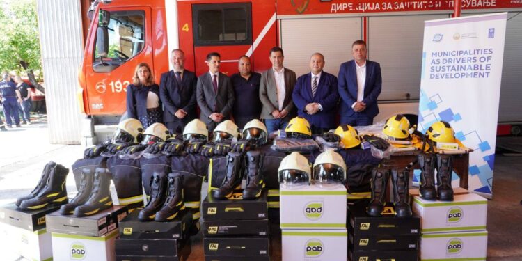 Денот на пожарникарите во Гевгелија одбележан со успешната реализација на Проектот „Меѓуопштинска соработка за безбедни заедници“ – набавена нова опрема за ТППЕ- Гевгелија
