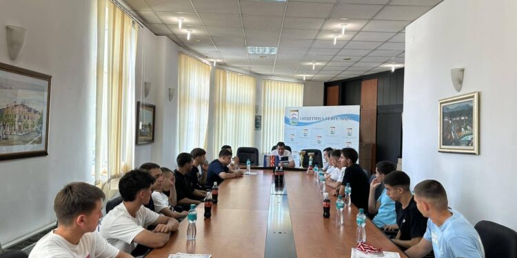 На прием кај градоначалникот Сарамандов претставени успесите во футсал и фудбал на СОУ „Јосиф Јосифовски“- Гевгелија на „Гимназијада 2026“