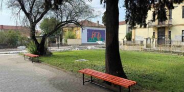 Партерно и хортикултурно уреден просторот пред Македонски пошти на улица „Маршал Тито“ во Гевгелија